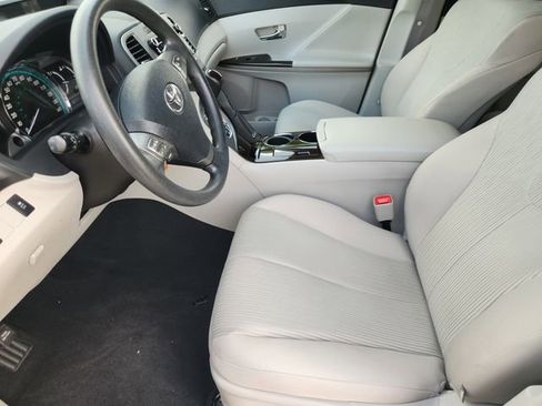 Used 2012 Toyota Venza LE w/ LE Convenience Pkg FWD image 9