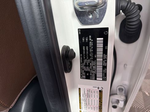 Used 2023 Toyota 4Runner Limited image 30