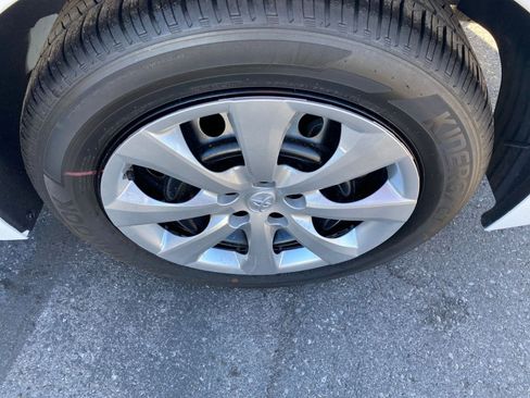 Used 2025 Toyota Corolla LE image 30