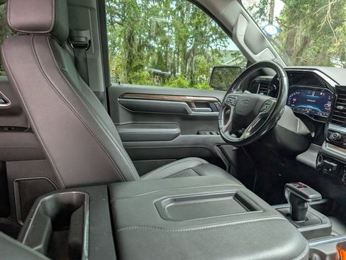 Used 2022 Chevrolet Silverado 1500 LT Trail Boss w/ LT Trail Boss Premium Package AWD/4WD image 18