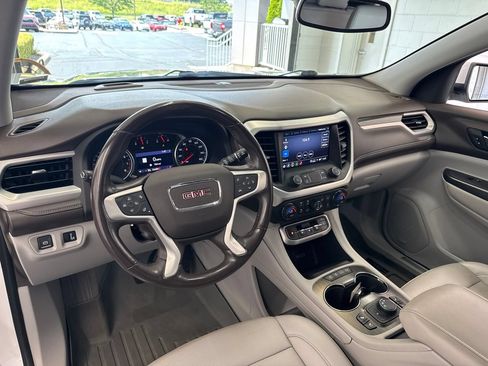 Used 2021 GMC Acadia SLT w/ Preferred Package FWD image 17