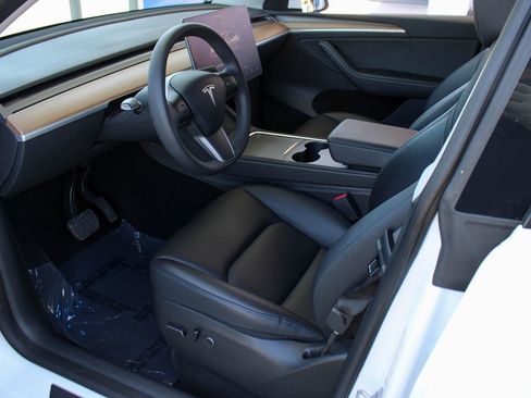 Used 2023 Tesla Model Y Long Range AWD/4WD image 14