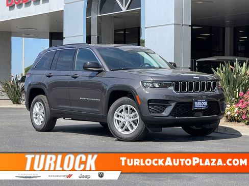 New 2026 Jeep Grand Cherokee Laredo RWD image 1