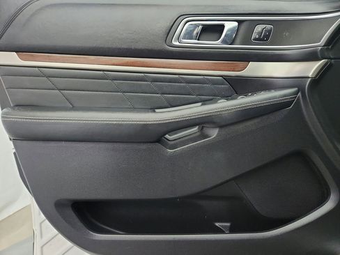 Used 2018 Ford Explorer Platinum AWD/4WD image 24