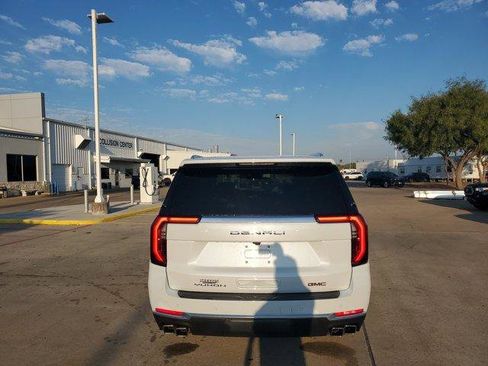 New 2026 GMC Yukon XL Denali w/ Sun & Power Step Package image 6