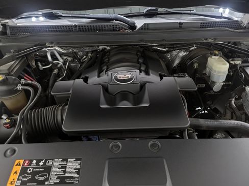 Used 2017 Cadillac Escalade ESV Luxury RWD image 7