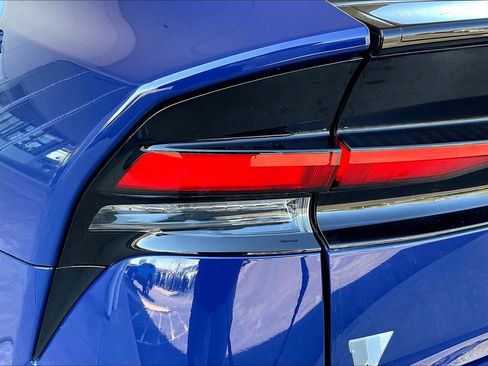 Used 2023 Toyota Prius XLE AWD/4WD image 23