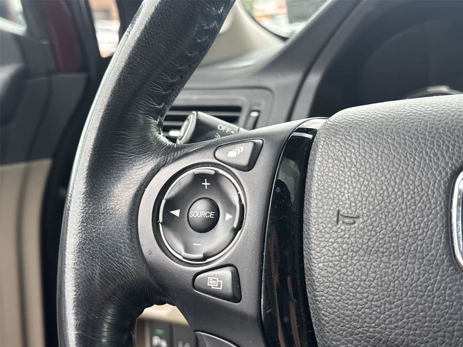 Used 2018 Honda Pilot Touring image 14