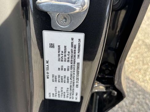 Used 2025 Tesla Model 3 Long Range image 17
