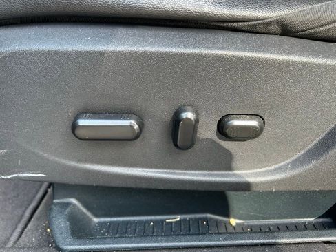 Used 2016 Ford Escape SE w/ SE Chrome Package image 16