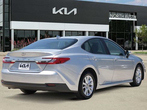Used 2025 Toyota Camry LE FWD image 5