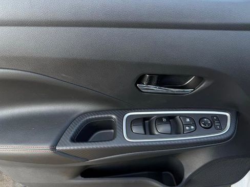 New 2025 Nissan Versa SR w/ Trunk Package image 19