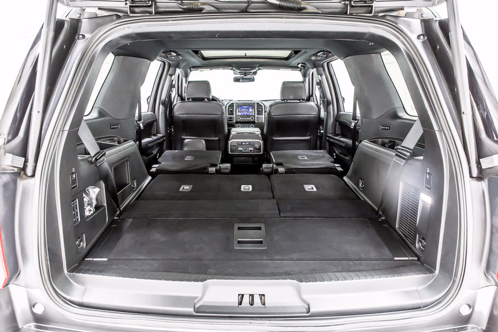Used 2020 Ford Expedition XLT w/ Equipment Group 202A RWD image 37