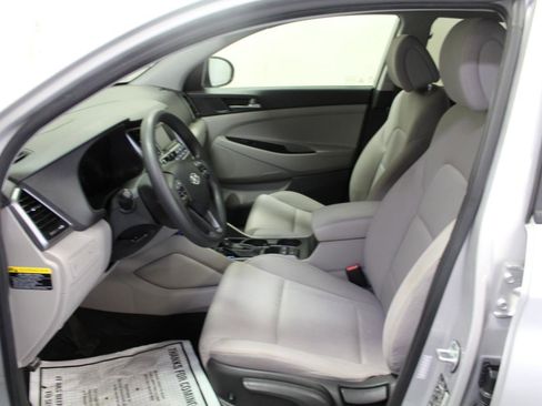 Used 2016 Hyundai Tucson SE w/ Option Group 12 image 16