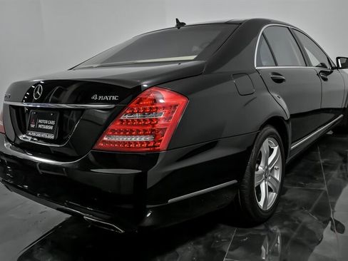 Used 2010 Mercedes-Benz S 550 4MATIC image 9