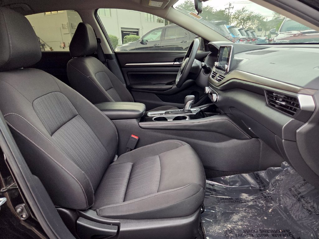 Used 2023 Nissan Altima 2.5 SV AWD/4WD image 19