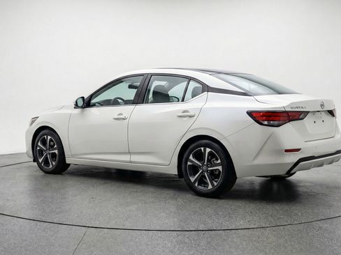 Used 2025 Nissan Sentra SV image 6