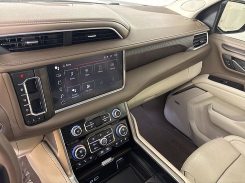 Used 2023 GMC Yukon Denali image 32