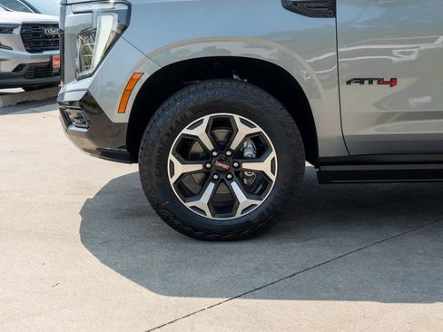 New 2026 GMC Yukon AT4 w/ AT4 Premium Plus Package AWD/4WD image 32