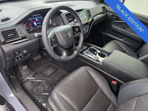 Used 2025 Honda Passport Black Edition image 10