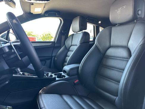 New 2026 Porsche Macan GTS AWD/4WD image 5