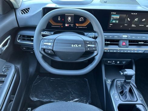 New 2026 Kia K4 LXS image 14