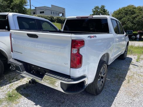 Used 2023 Chevrolet Silverado 1500 LT AWD/4WD image 11