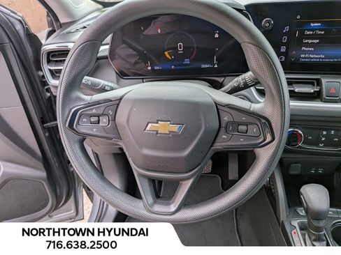 Used 2024 Chevrolet TrailBlazer LS FWD image 9