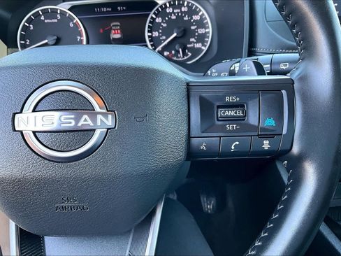 Used 2025 Nissan Rogue SV FWD image 22