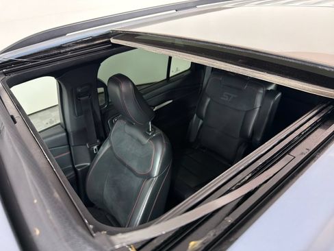 Used 2025 Ford Explorer ST AWD/4WD image 9