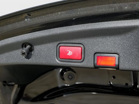 Used 2018 Mercedes-Benz E 400 Cabriolet image 44