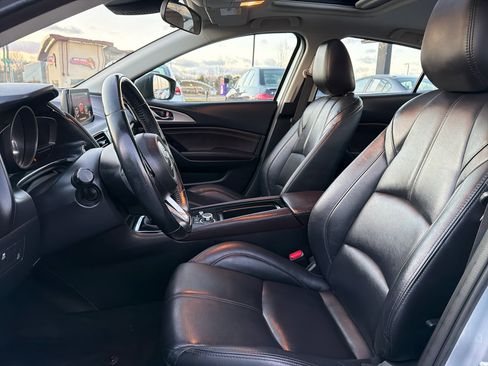 Used 2018 MAZDA MAZDA3 Touring image 17