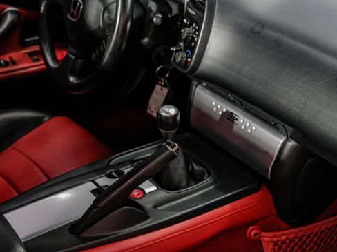 Used 2004 Honda S2000 image 21