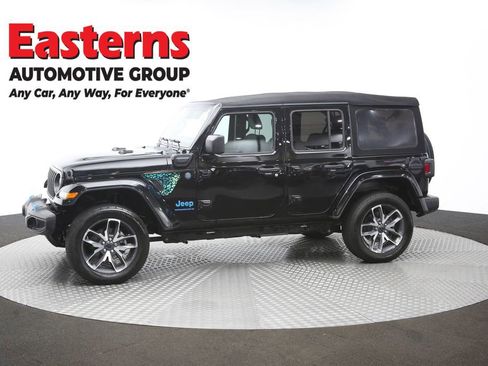 Used 2024 Jeep Wrangler Unlimited AWD/4WD image 61