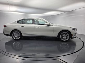 Used 2024 BMW 530i w/ Convenience Package RWD video 3