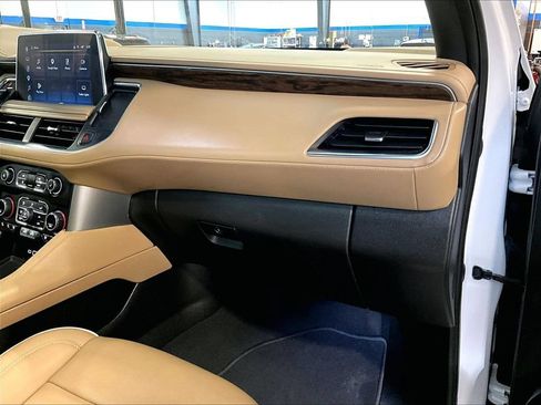 Used 2023 Chevrolet Tahoe Premier w/ Premium Package 2 AWD/4WD image 13