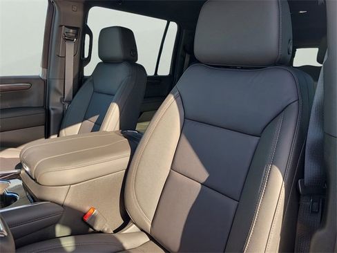 New 2026 Chevrolet Suburban LT w/ Comfort Package image 25