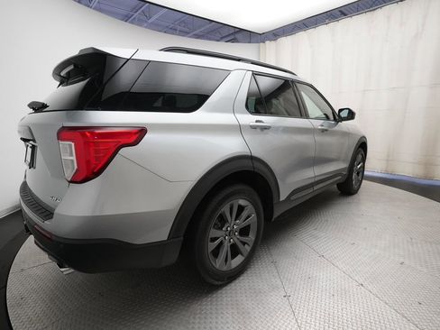 Used 2023 Ford Explorer XLT w/ Equipment Group 202A AWD/4WD image 36