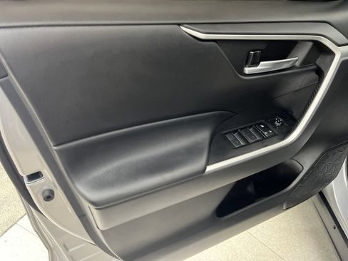 Used 2023 Toyota RAV4 XLE AWD/4WD image 11
