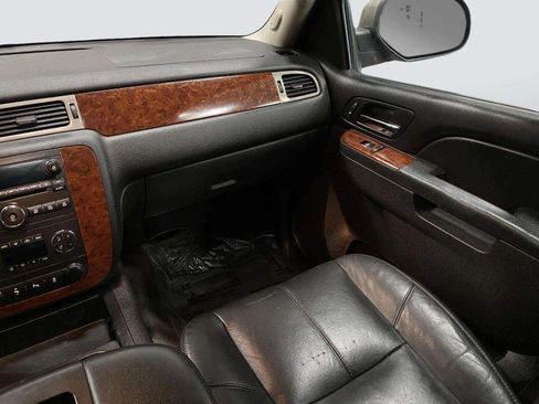 Used 2013 Chevrolet Tahoe LT w/ Luxury Package AWD/4WD image 31