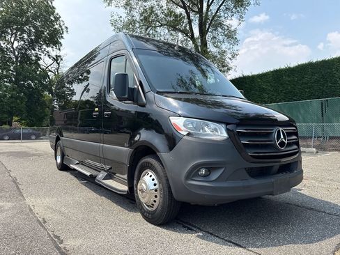 Used 2022 Mercedes-Benz Sprinter 3500 image 12