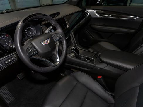 Used 2023 Cadillac XT6 Sport w/ LPO, ONYX Package image 15