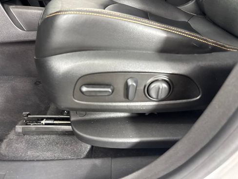 Used 2020 GMC Terrain SLT FWD image 24