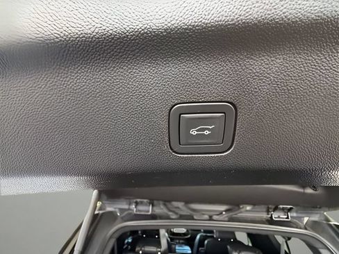 Used 2023 GMC Yukon XL AT4 w/ AT4 Premium Plus Package AWD/4WD image 34