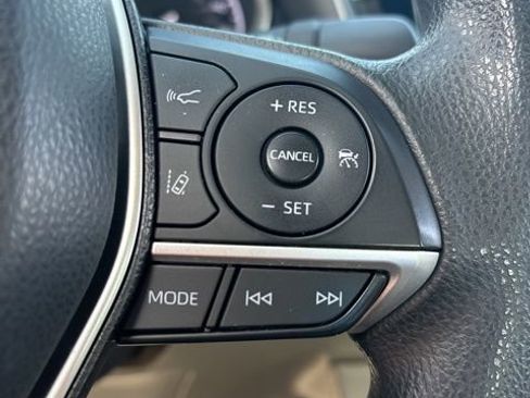 Used 2021 Toyota Camry LE FWD image 12