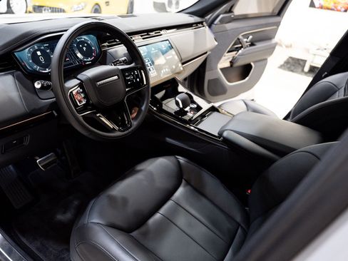 Used 2025 Land Rover Range Rover Sport Dynamic SE image 5
