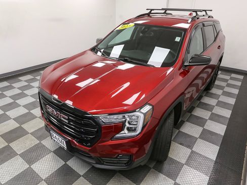 Used 2023 GMC Terrain SLE w/ Driver Convenience Package AWD/4WD image 6