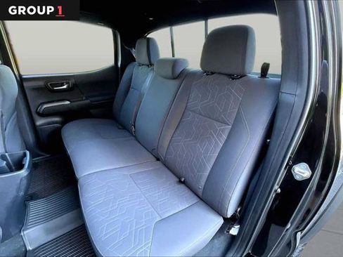 Certified 2019 Toyota Tacoma TRD Off-Road AWD/4WD image 21