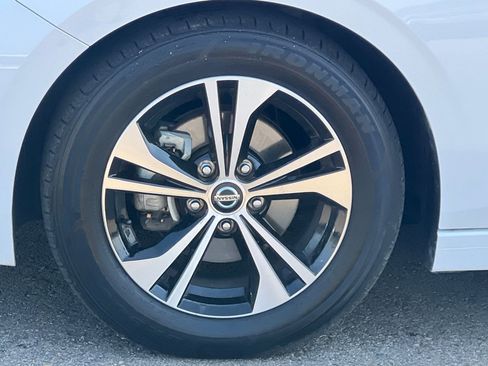 Used 2022 Nissan Sentra SV image 26