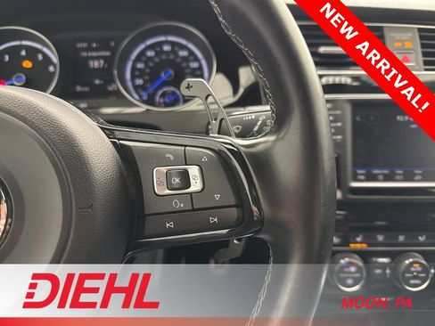 Used 2017 Volkswagen Golf R 4-Door image 23